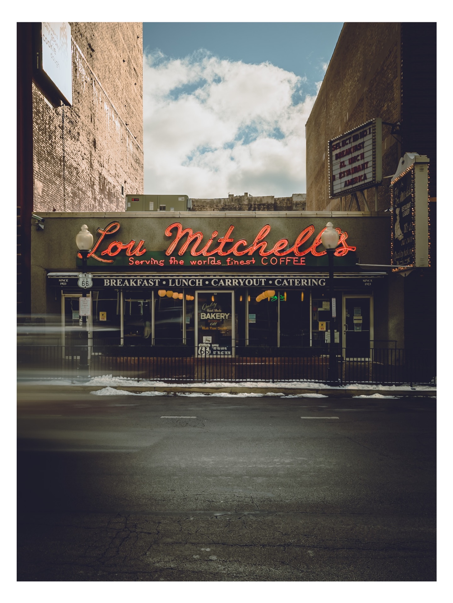 Lou Mitchell’s, Chicago, photograph by Eric Petersen